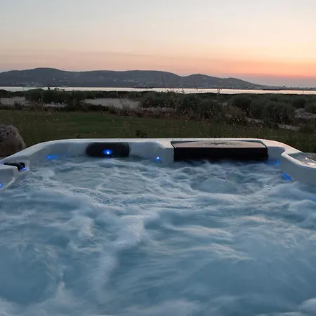 Sunray Paros Seafront With Jaccuzzi Next To Kite Sports Πούντα